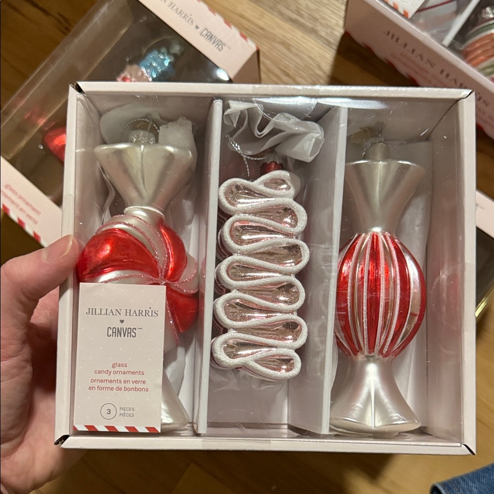Jillian Harris x CANVAS Christmas Ornament Collection - Picture 6 of 11